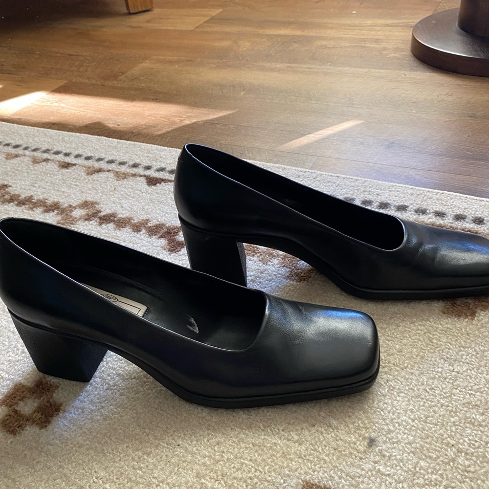 New black leather dress shoes